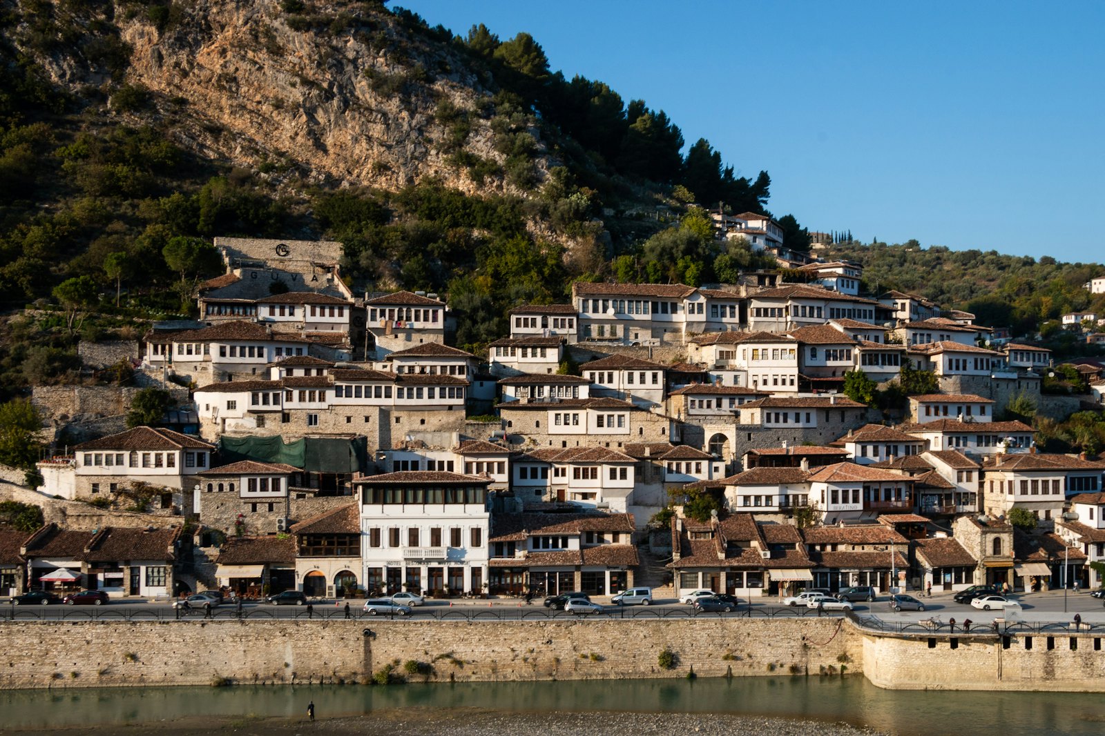 Arnavutluk manzarası